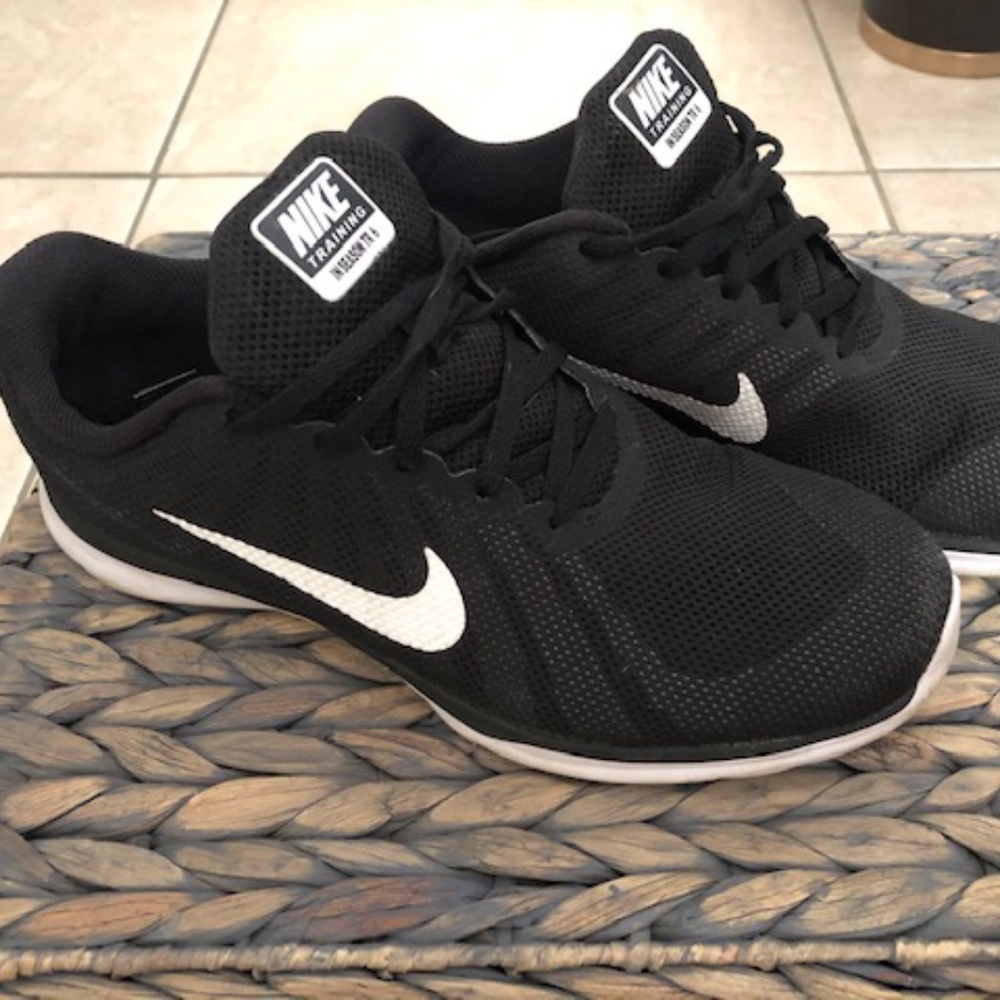 NIKE Training Season 6 - Black/White